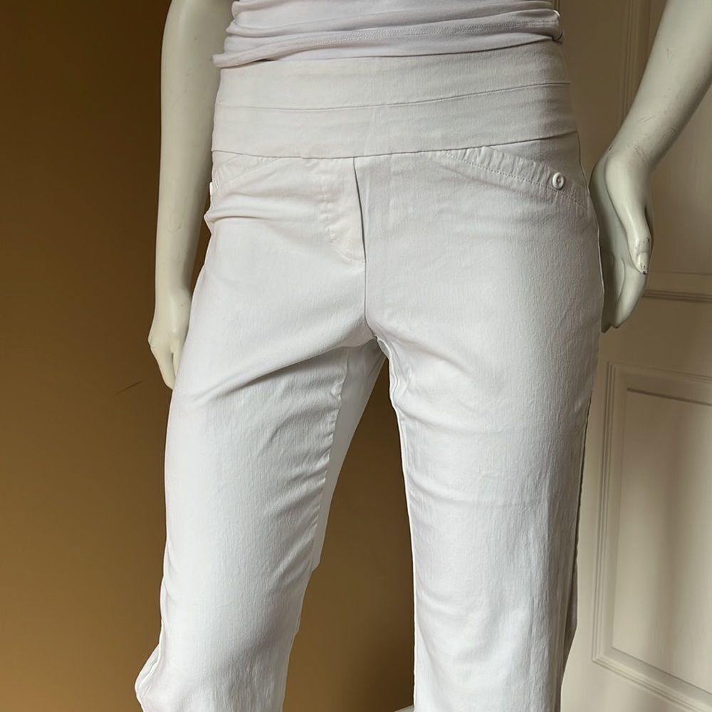 Very comfortable to wear, casual white summer pants. - Picture 2 of 16
